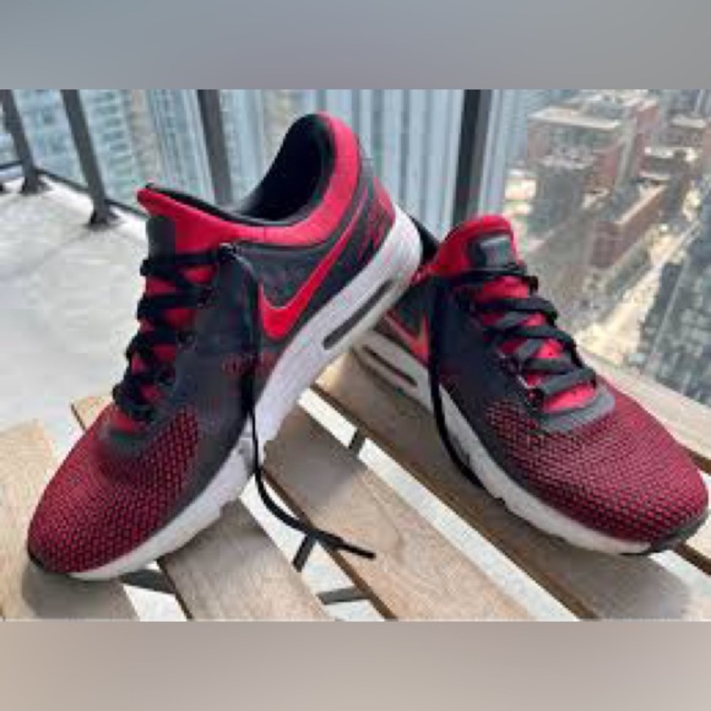Nike Men's Black and Red Athletic Shoes size 9.5